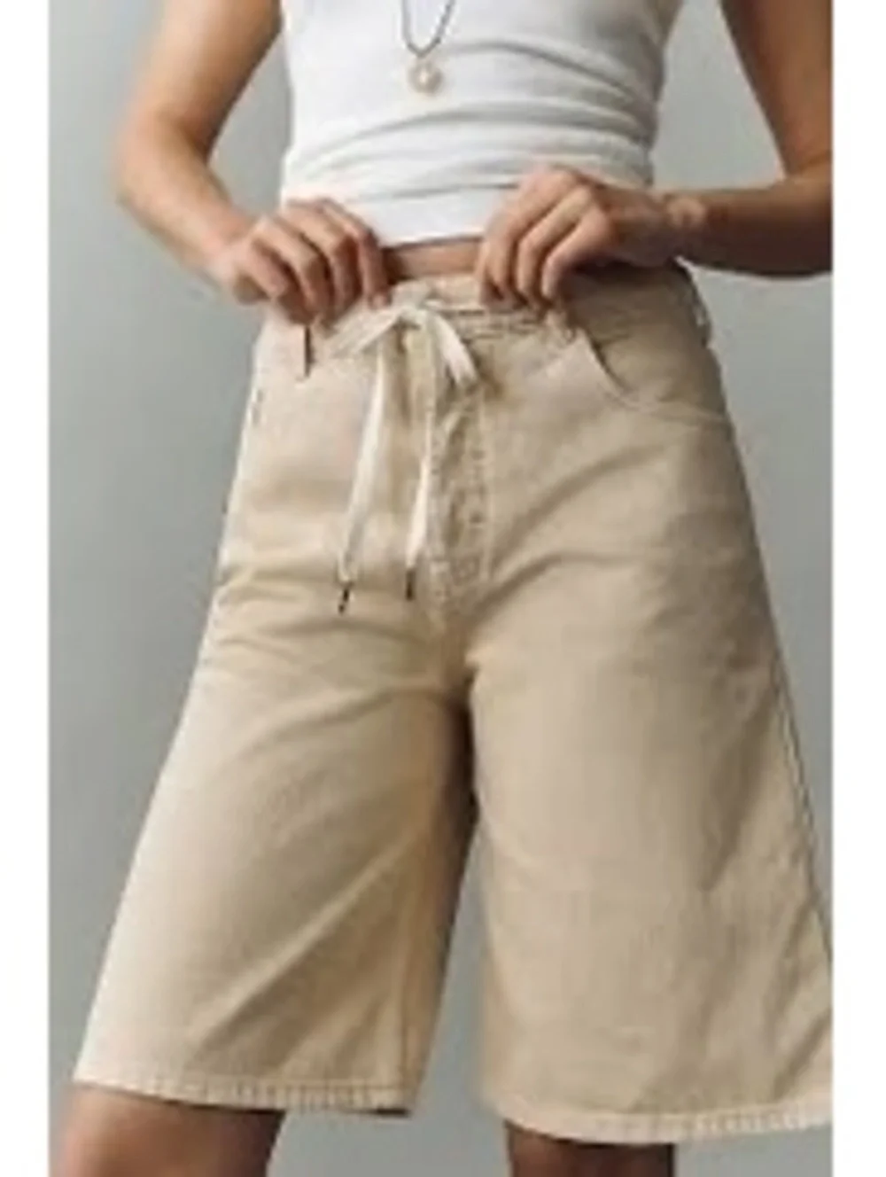 Pilcro $108 Anthropologie Classic Bermuda Denim Shorts Woman’s Size 26 shorts